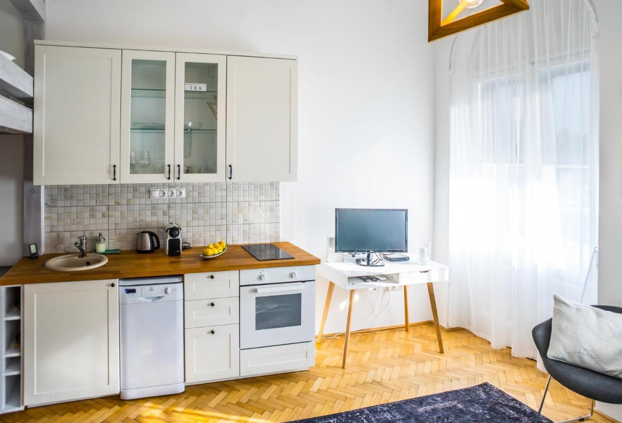 Ybl Apartment City Center Székesfehérvár Esterno foto