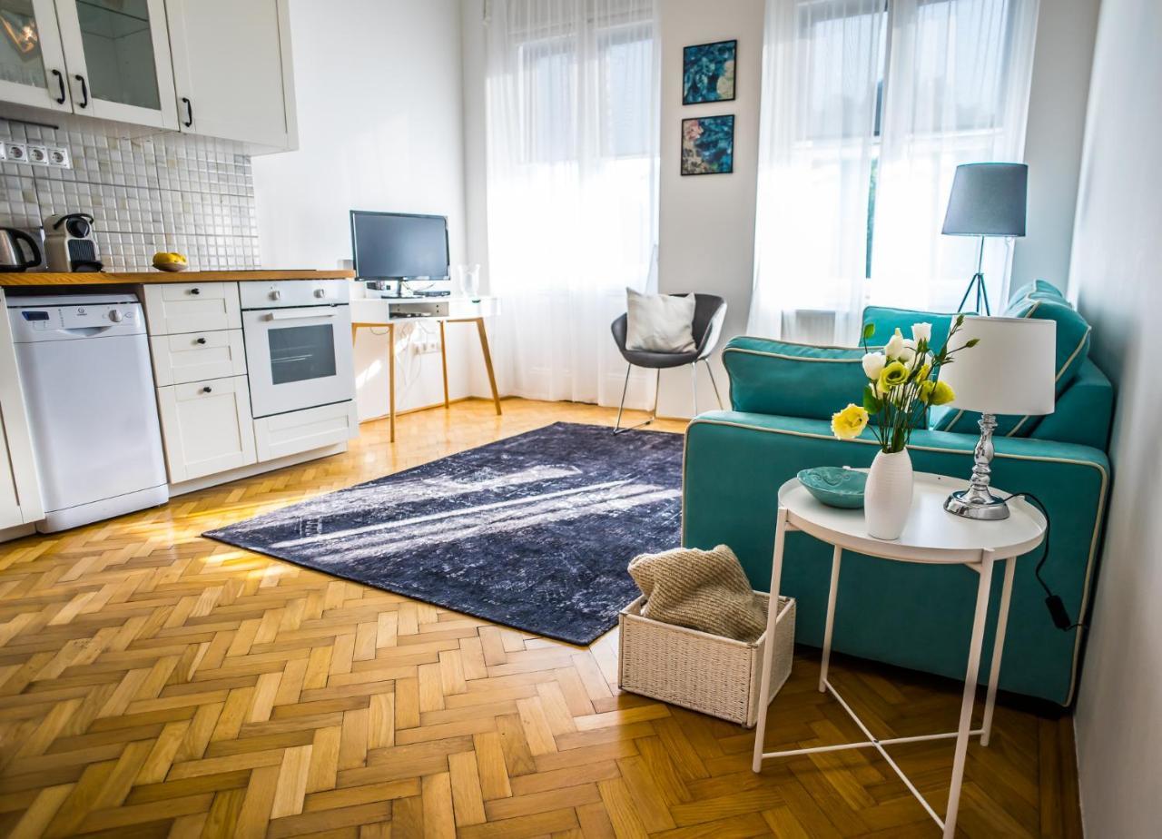 Ybl Apartment City Center Székesfehérvár Esterno foto